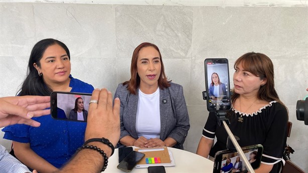 El PAN necesita cambio o morirá, dice Adriana Dávila en Veracruz