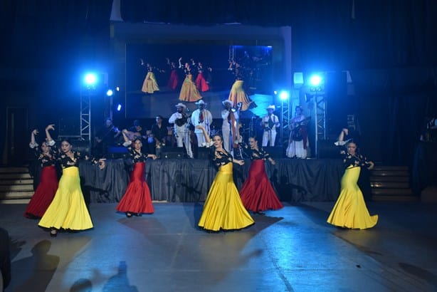 Llevan a cabo la Cena Show de Gala ‘Arte, Esencia y Tradición’ por el 80 aniversario de la Universidad Veracruzana