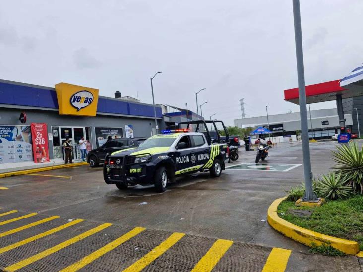 Lo asaltan y despojan de 400 mil pesos en gasolinera de Córdoba