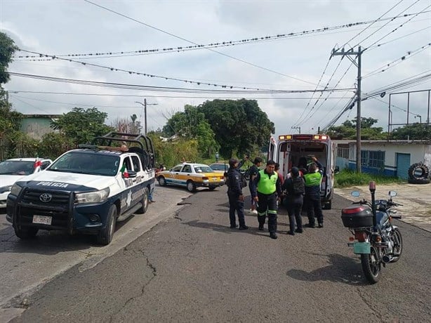 Una mujer herida, saldo de choque entre taxi y motocicleta en Córdoba