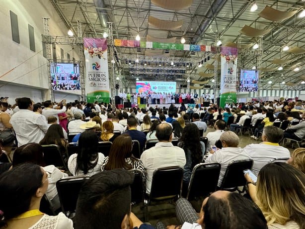 Con corte de listón, inicia el Tianguis Nacional de Pueblos Mágicos 2024 en Boca del Río | VIDEO