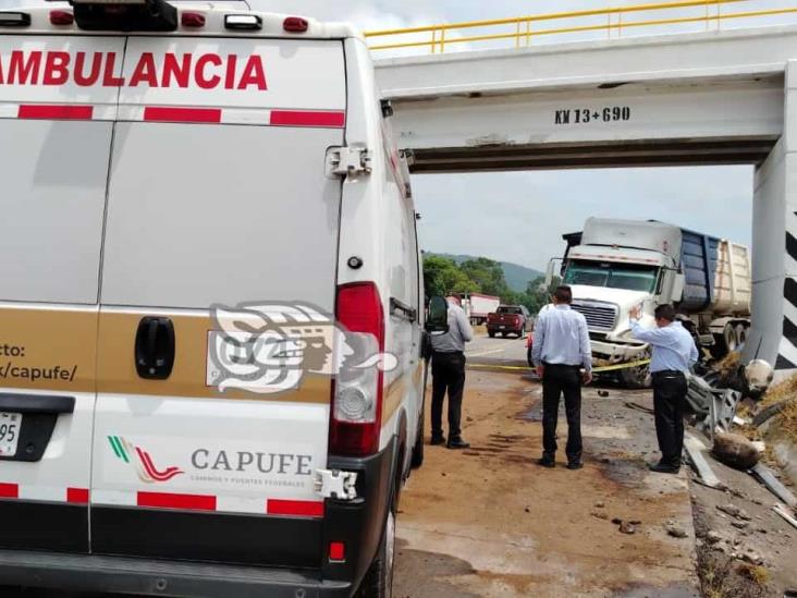 Remolque de tráiler aplasta a motociclistas sobre la autopista Córdoba-Veracruz