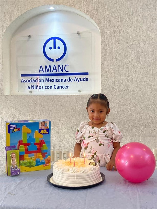 Niña de Amanc Veracruz toca la campana por vencer el cáncer