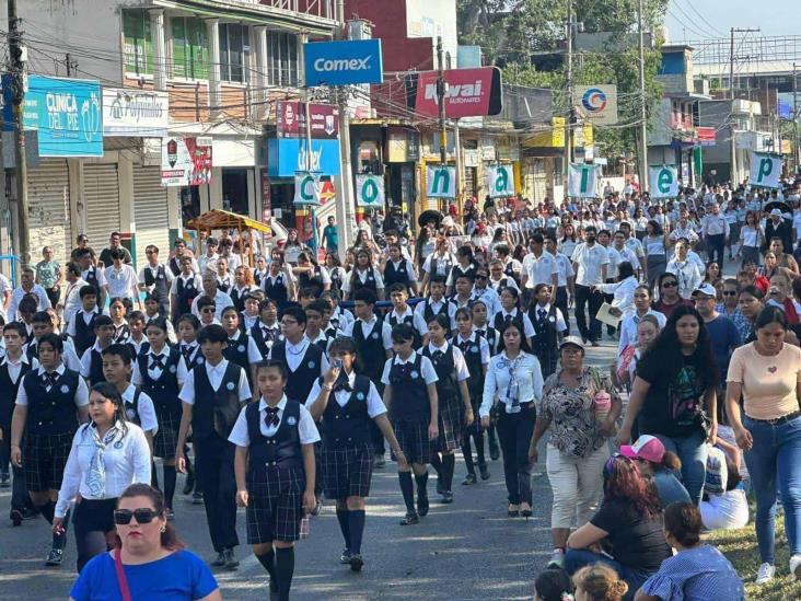 Desfilarán alrededor de 2 mil personas en Poza Rica