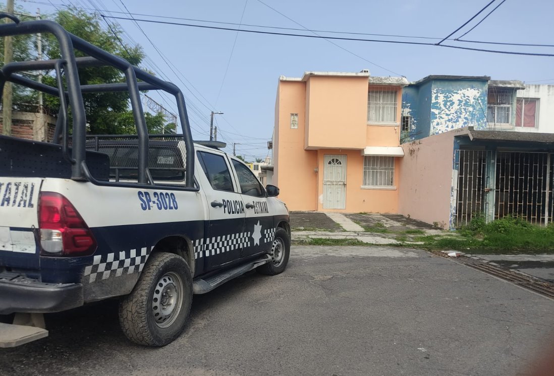 Hombre armado en Lomas de Río Medio provoca movilización policiaca; vecinos temen por su seguridad