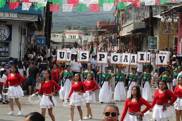 En Misantla, desfile por el 214 aniversario del inicio de la lucha de Independencia