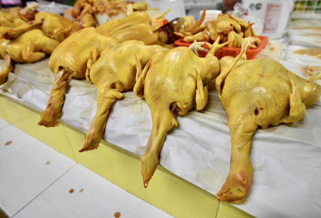 Baja el precio del pollo en mercados de Veracruz