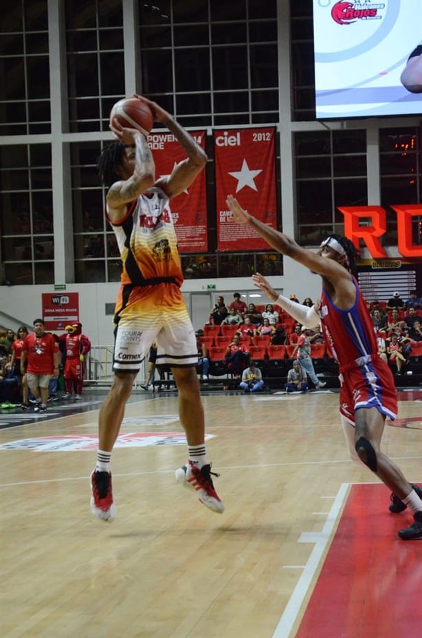 Vence Halcones Rojos a los Freseros en su nido