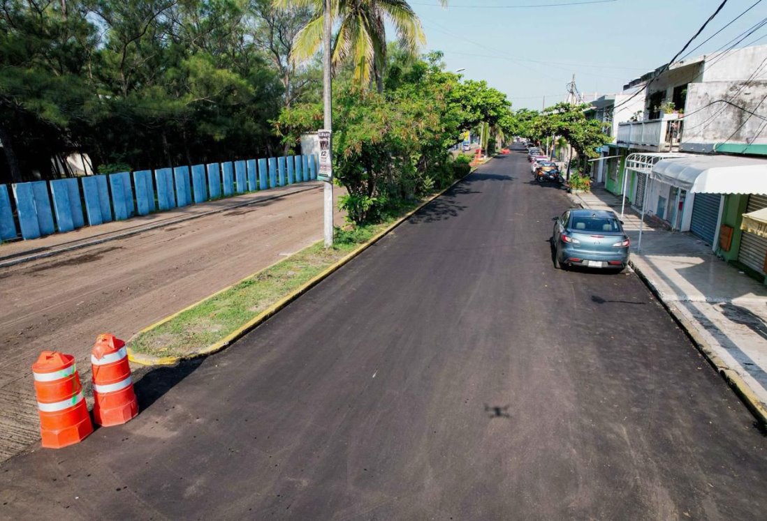 Avanza la repavimentación de la calle Mar del Norte en Costa Verde, Boca del Río