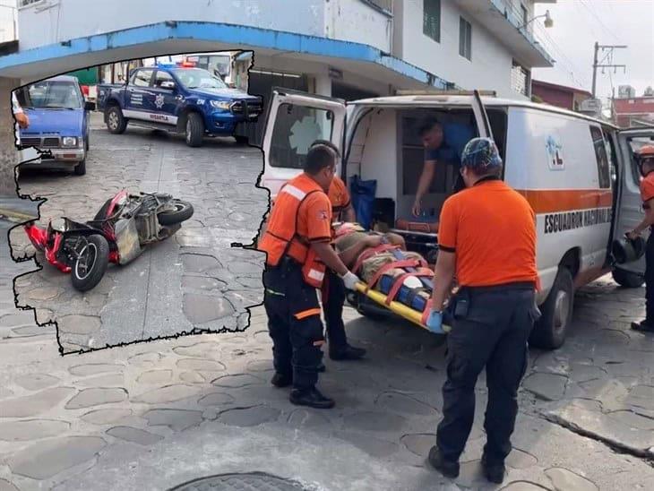 Fuerte accidente en calles de Misantla deja un motociclista herido