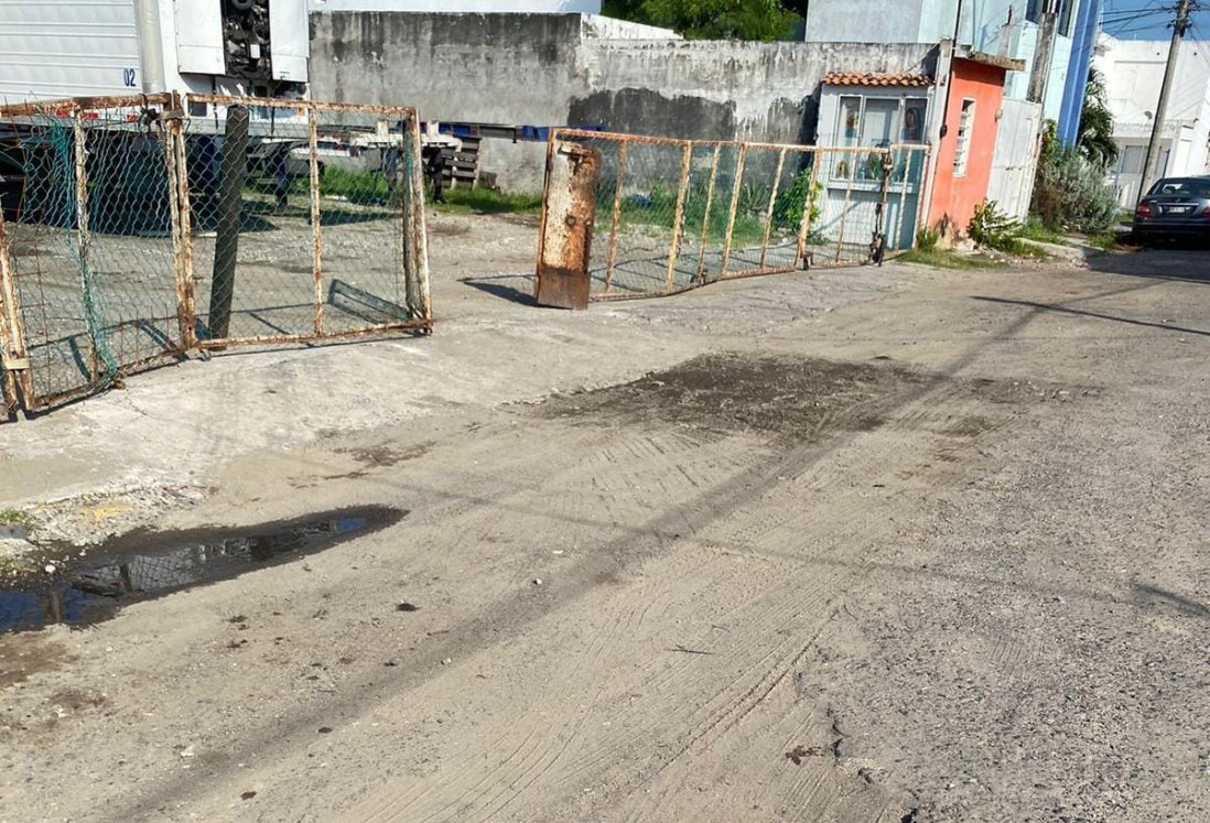 Vecinos de Playa Linda denuncian calle afectadas por tráileres y baches