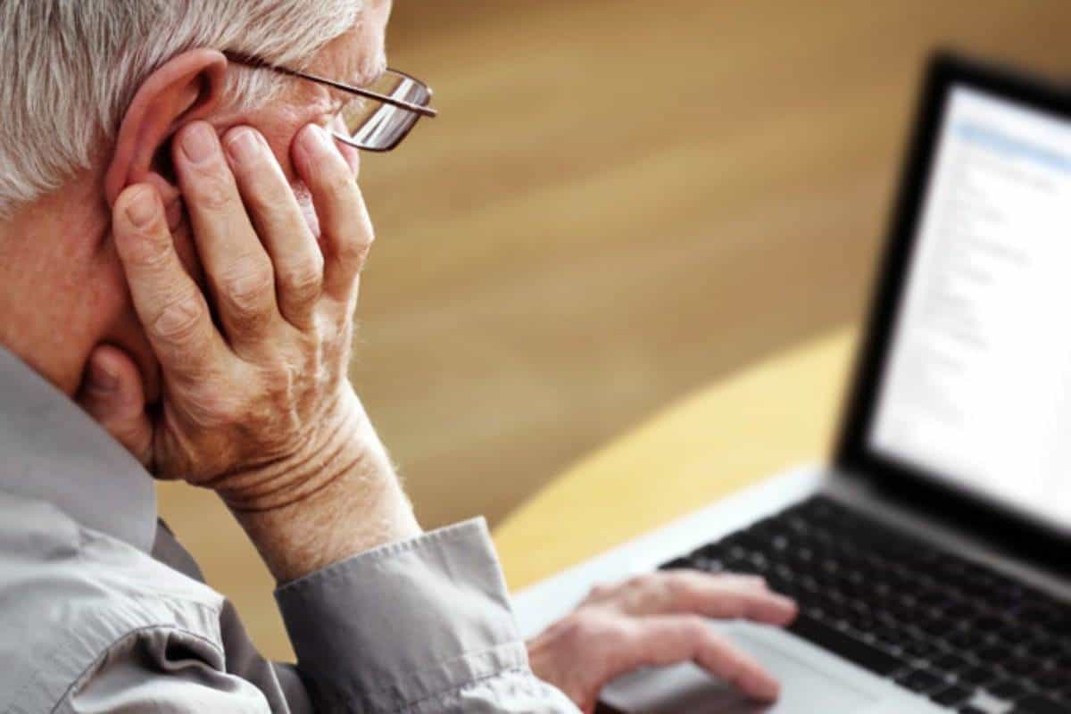 Adultos mayores inmersos en la Era Digital